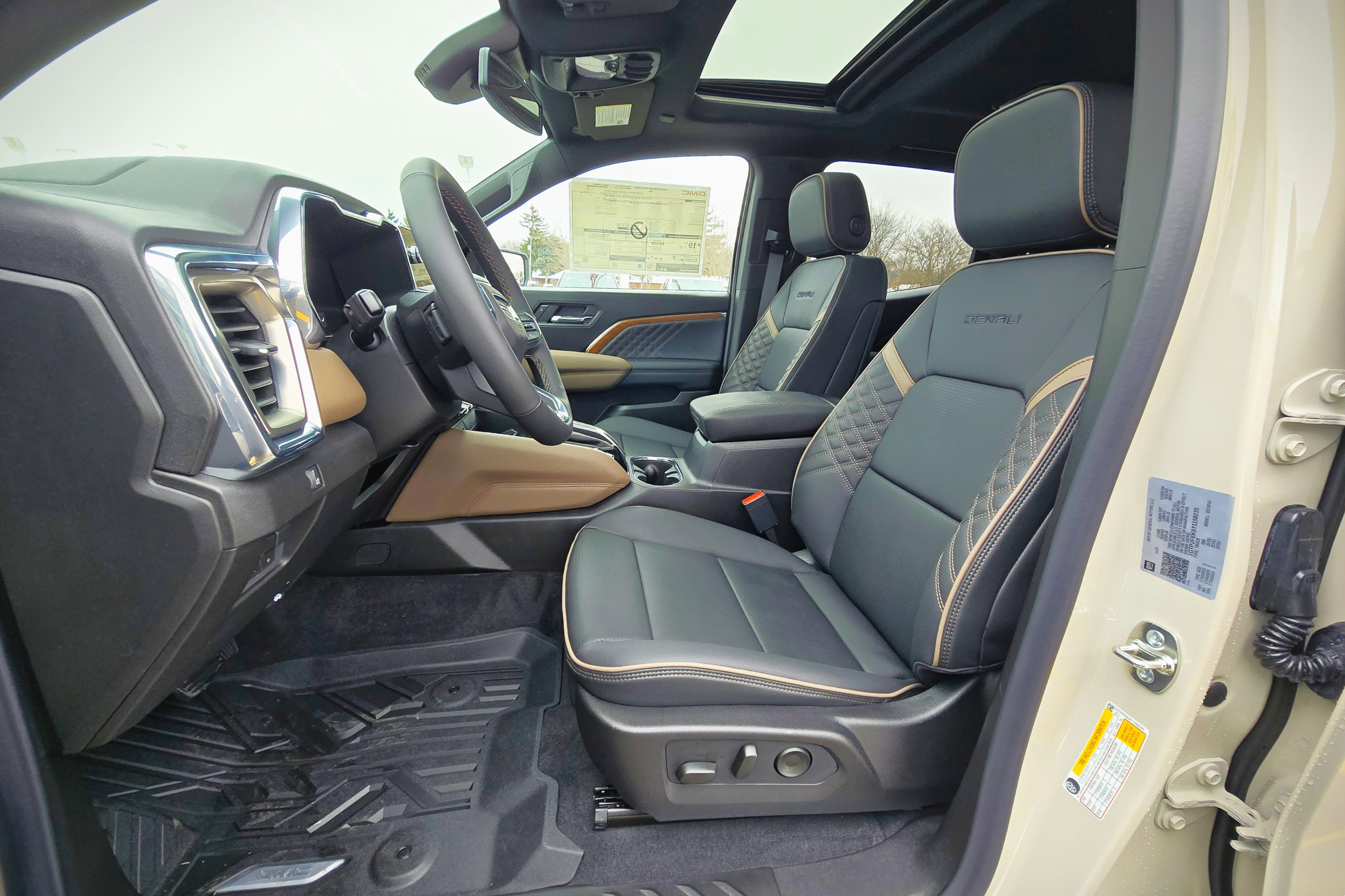 New 2026 GMC Canyon Denali image 11