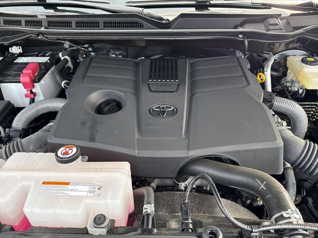 Used 2025 Toyota Tundra SR5 AWD/4WD image 30