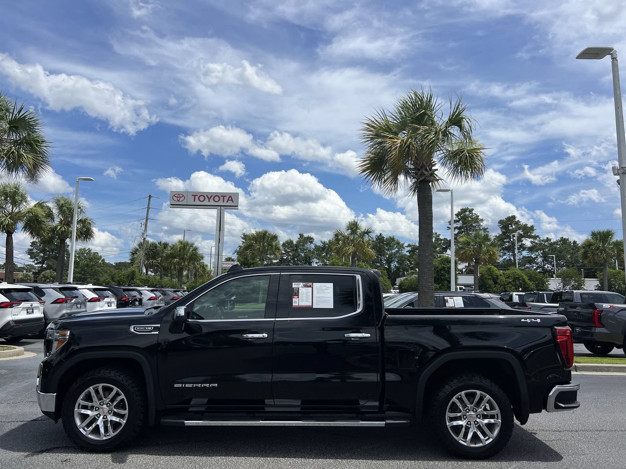 Used 2019 GMC Sierra 1500 SLT w/ SLT Premium Plus Package AWD/4WD image 7