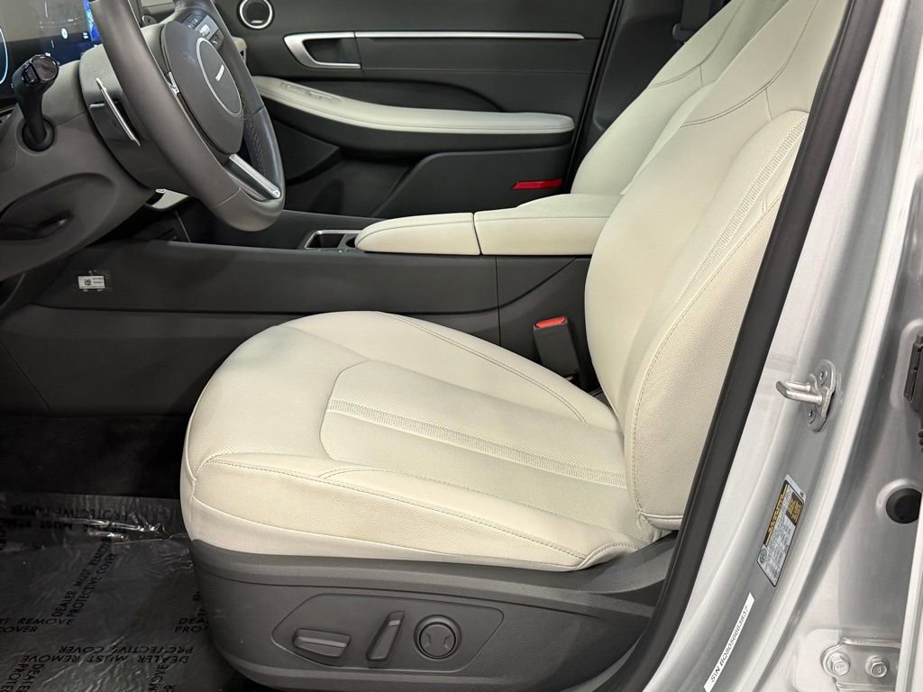 New 2025 Hyundai Sonata Limited image 11