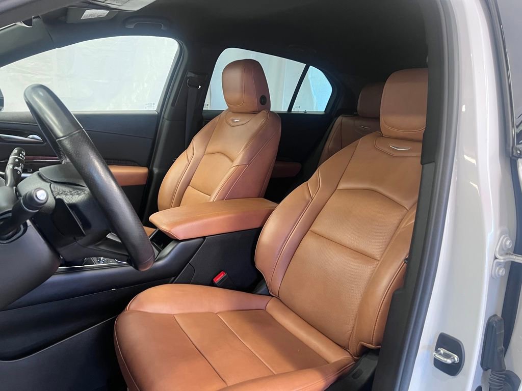 Used 2023 Cadillac XT4 Sport image 16