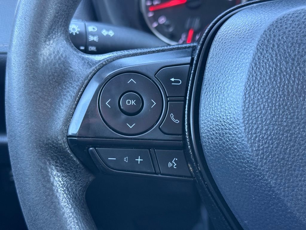 Used 2021 Toyota RAV4 LE image 29