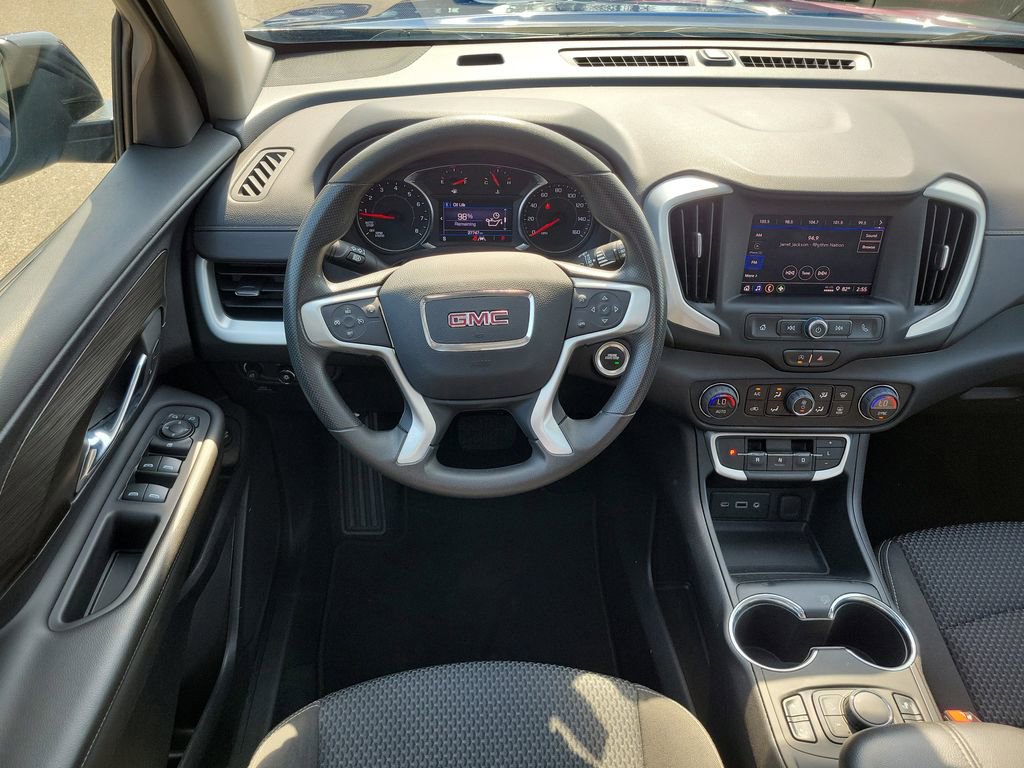 Used 2023 GMC Terrain SLE w/ Driver Convenience Package image 11