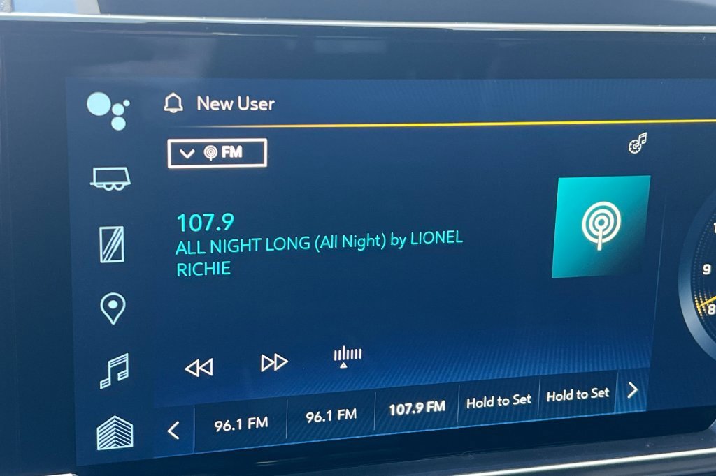 Used 2024 Chevrolet Silverado 3500 LT w/ Convenience Package image 14