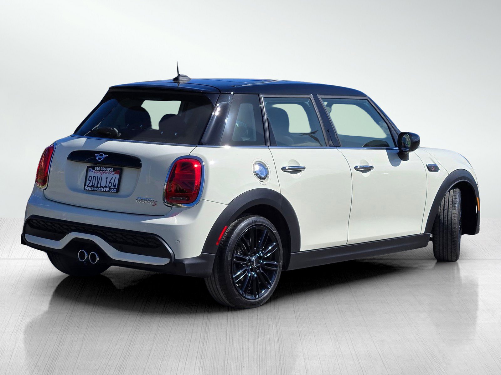 Used 2023 MINI Cooper S FWD image 4