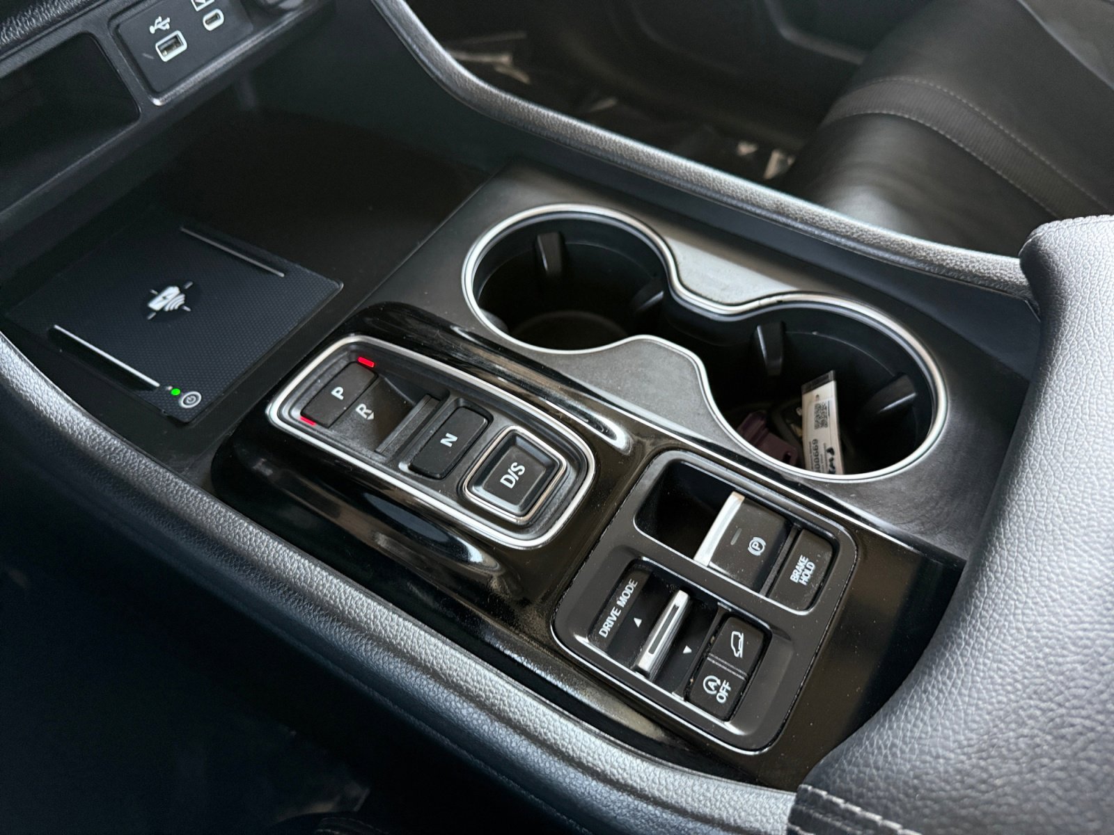 Used 2024 Honda Pilot Touring image 17