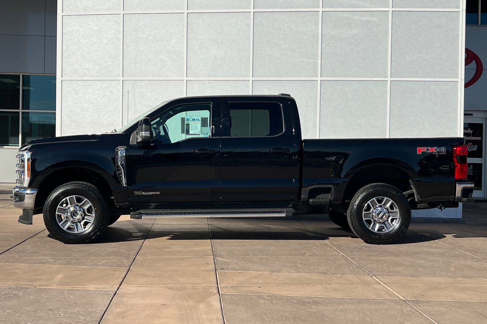 Used 2023 Ford F250 Lariat w/ FX4 Off-Road Package image 7