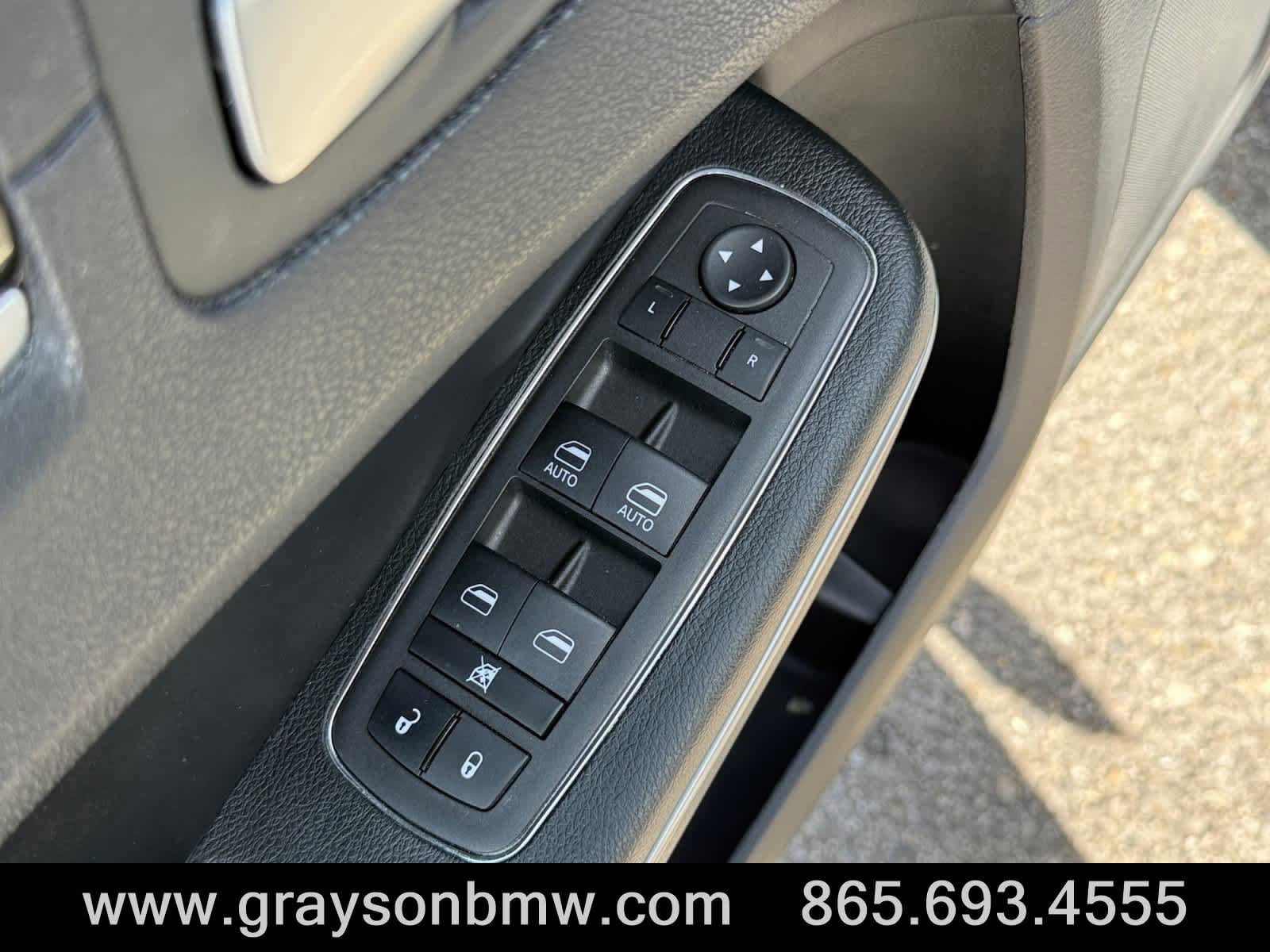 Used 2023 Chrysler 300 S w/ Comfort Group image 15