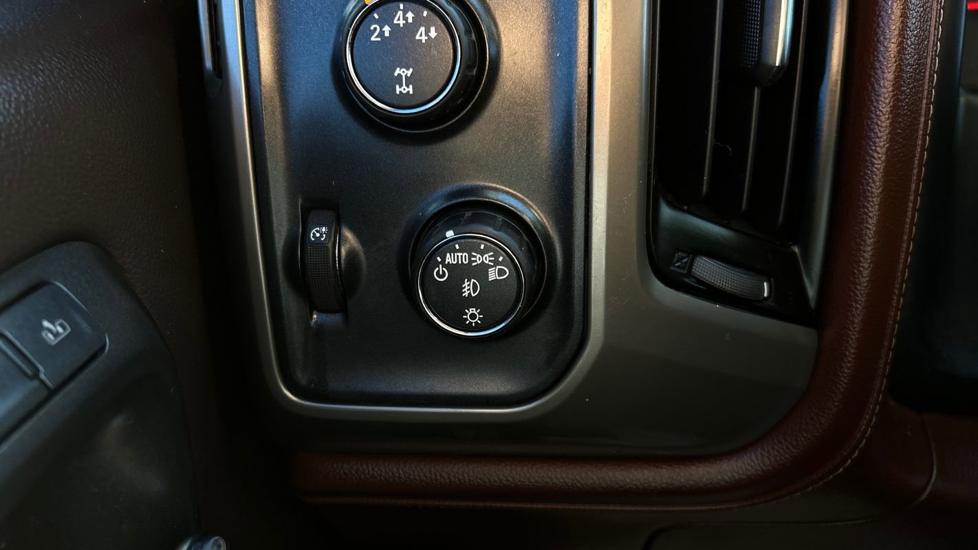 Used 2015 Chevrolet Silverado 2500 High Country w/ Duramax Plus Package image 22