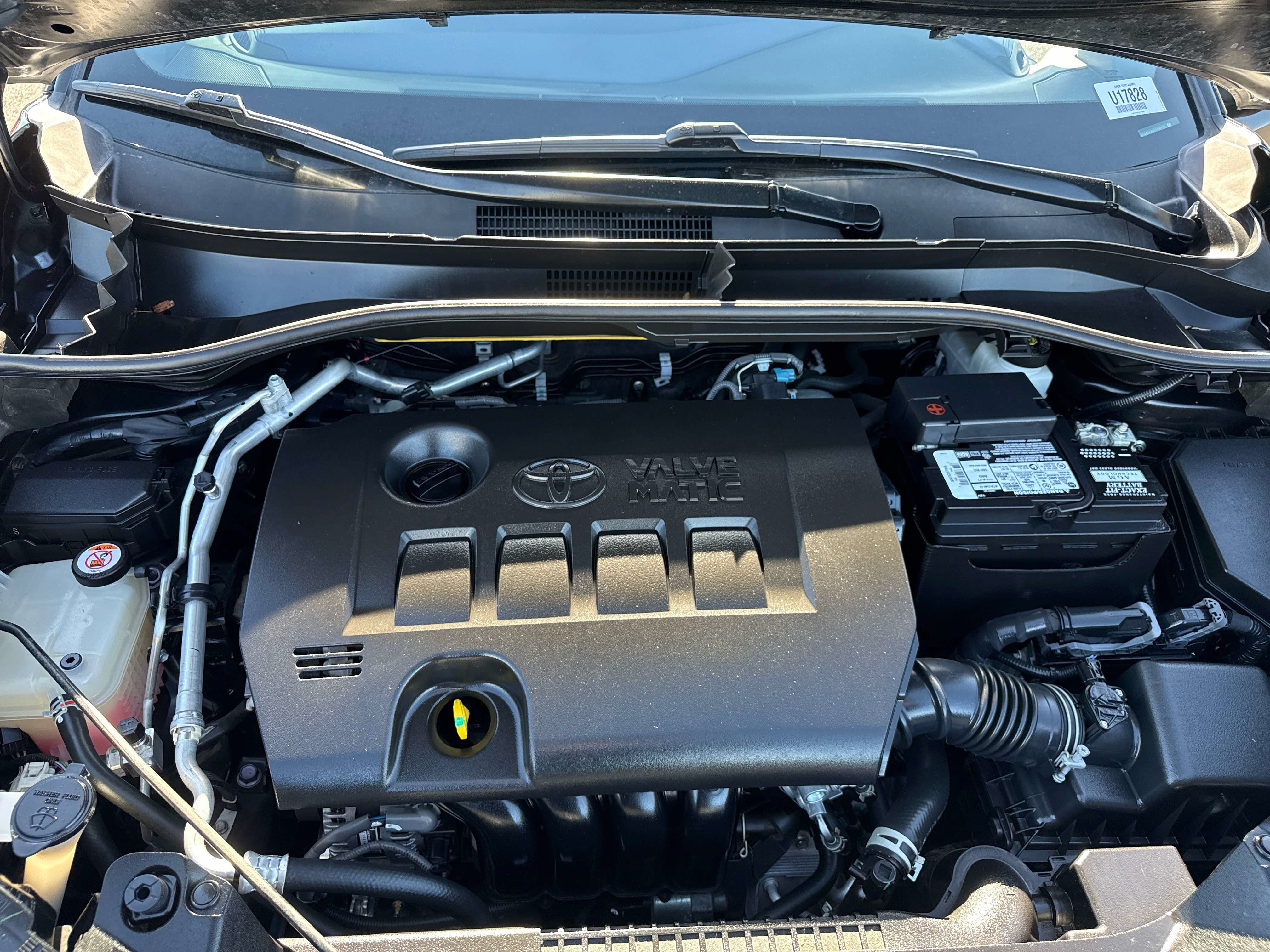 Used 2021 Toyota C-HR XLE FWD image 9