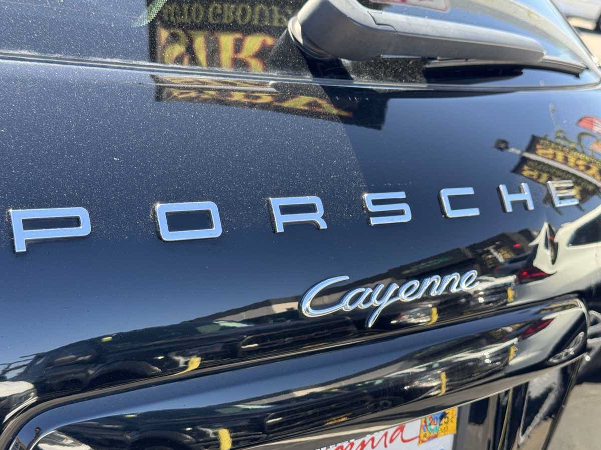 Used 2013 Porsche Cayenne Diesel AWD/4WD image 11