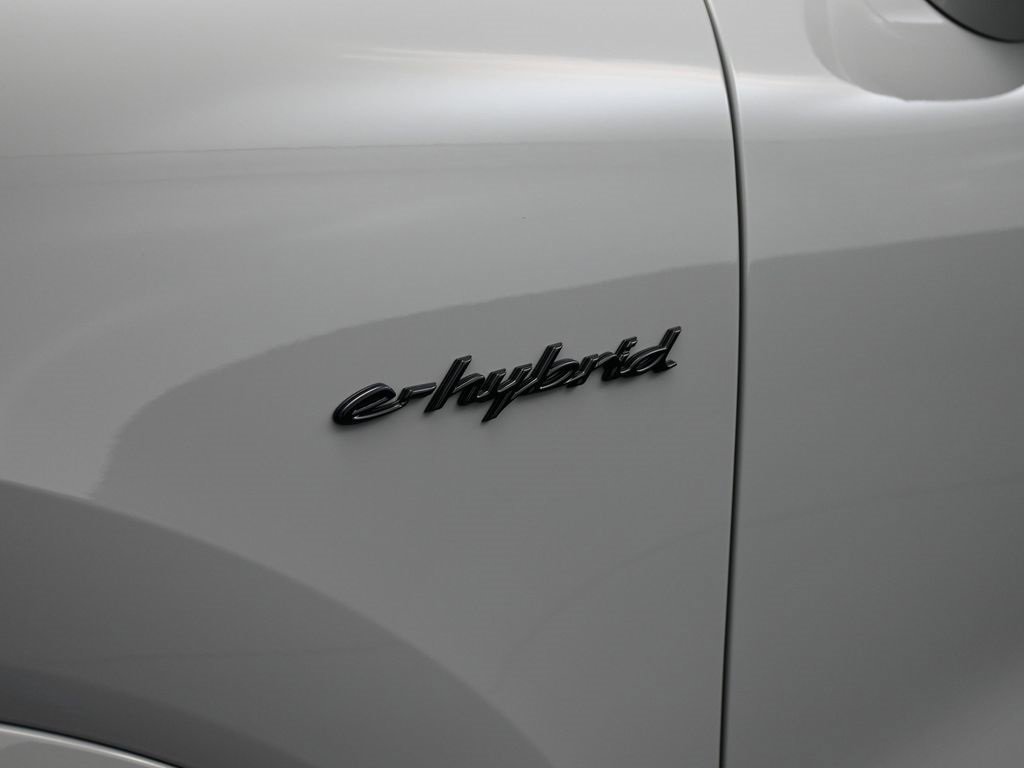 New 2026 Porsche Cayenne E-Hybrid image 14