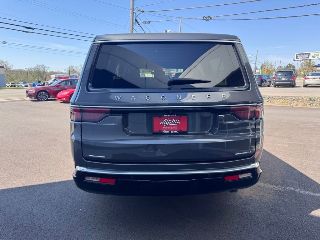 Used 2023 Jeep Wagoneer L Series II image 4