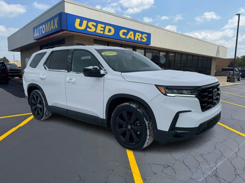 Used 2025 Honda Pilot Black Edition image 4