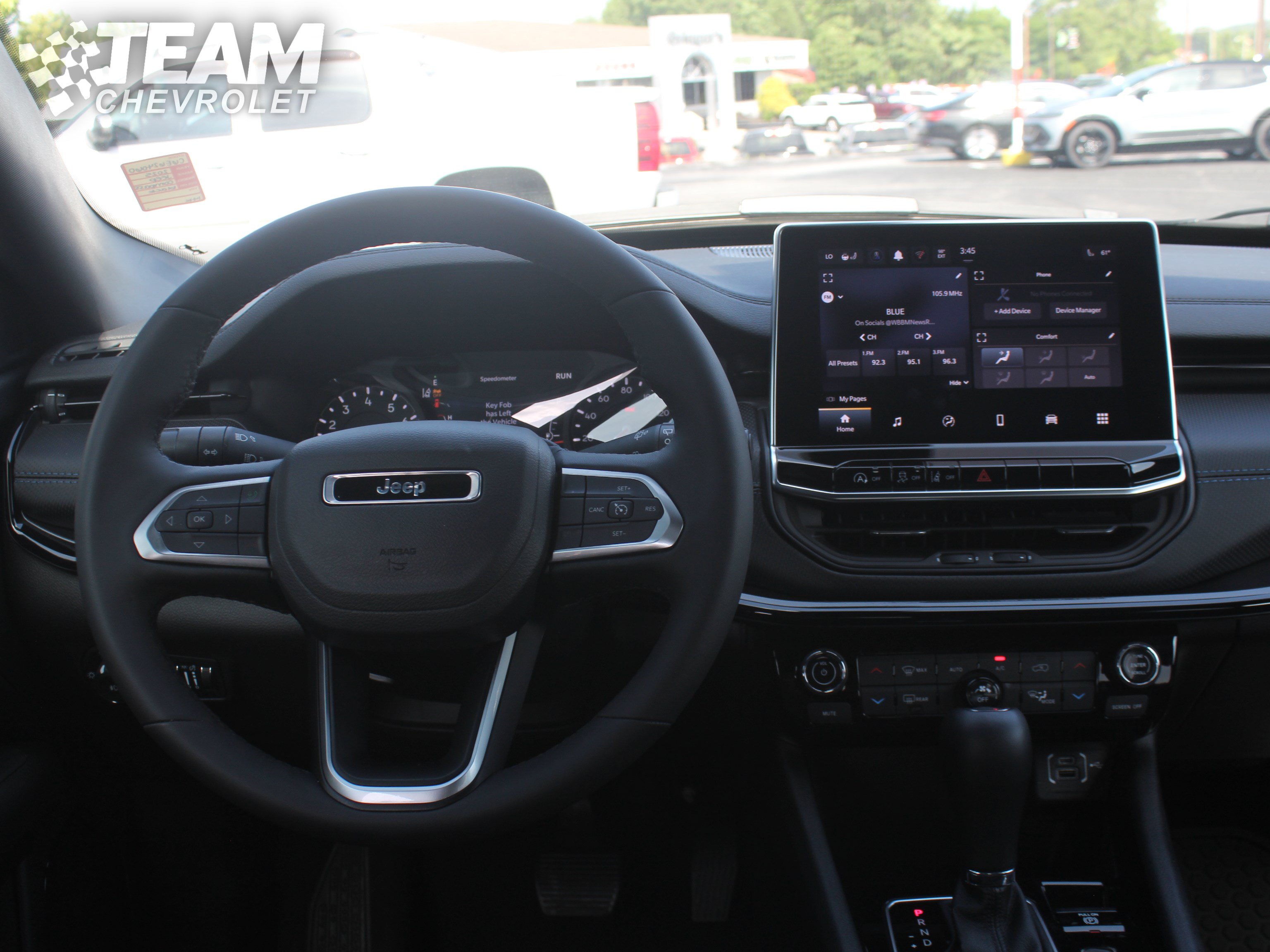 Used 2025 Jeep Compass Latitude w/ Convenience Group AWD/4WD image 13