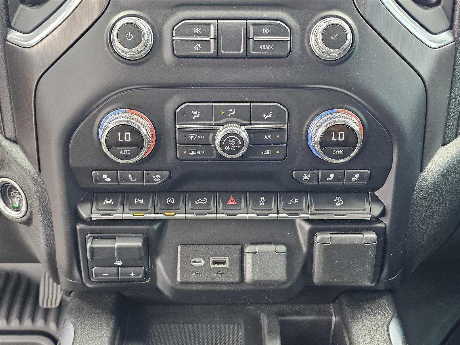 Used 2021 GMC Sierra 1500 AT4 w/ AT4 Value Package AWD/4WD image 30