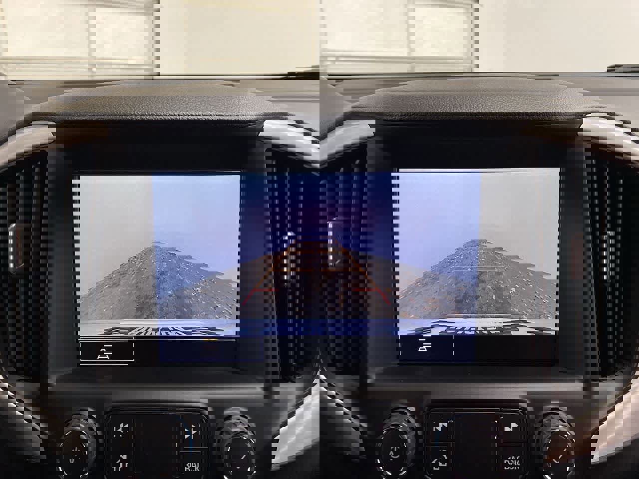 Used 2024 GMC Terrain SLT image 25