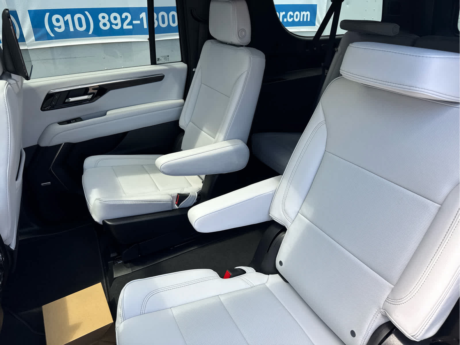 New 2025 Chevrolet Suburban Premier RWD image 37