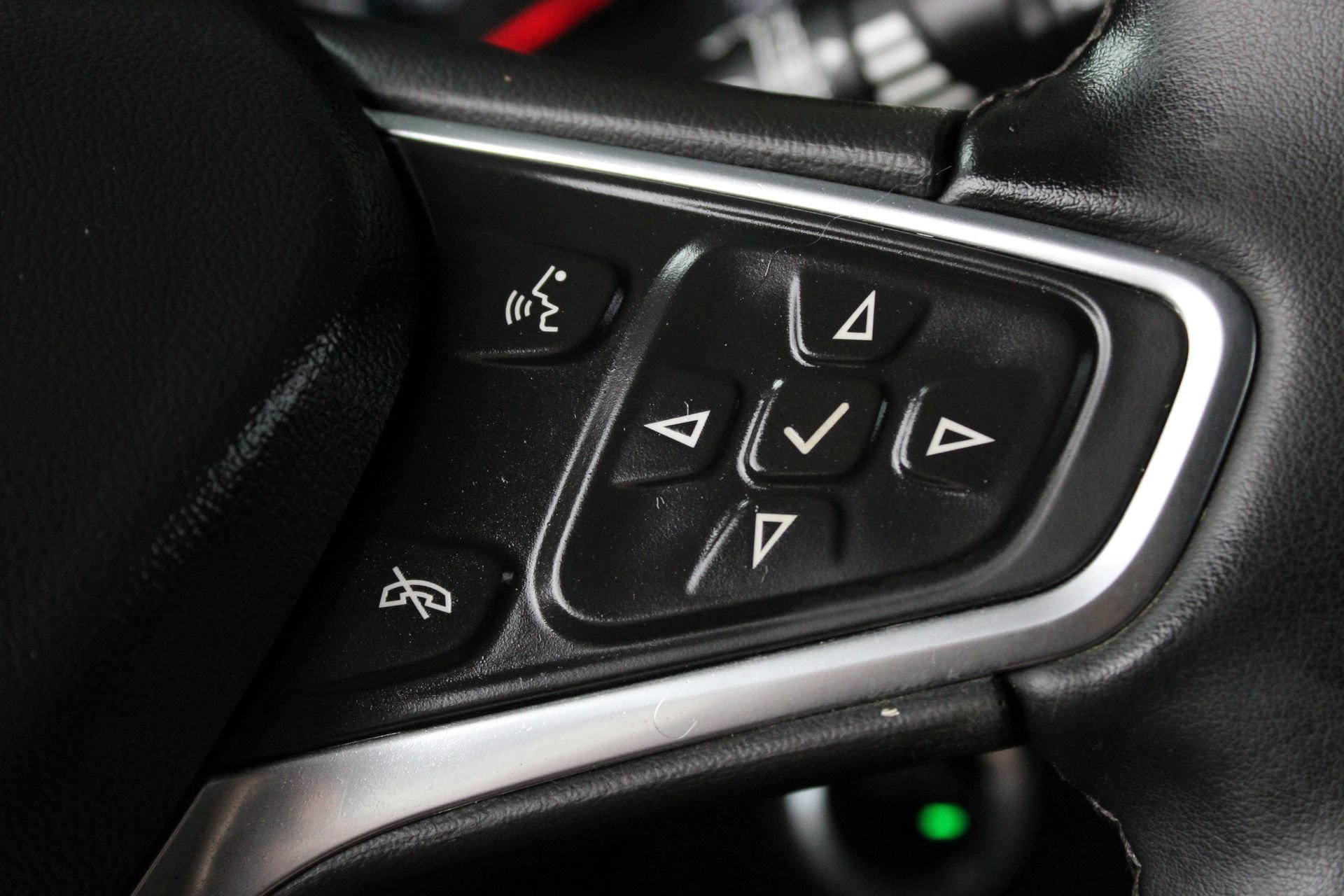 Used 2023 Chevrolet Equinox LT AWD/4WD image 30