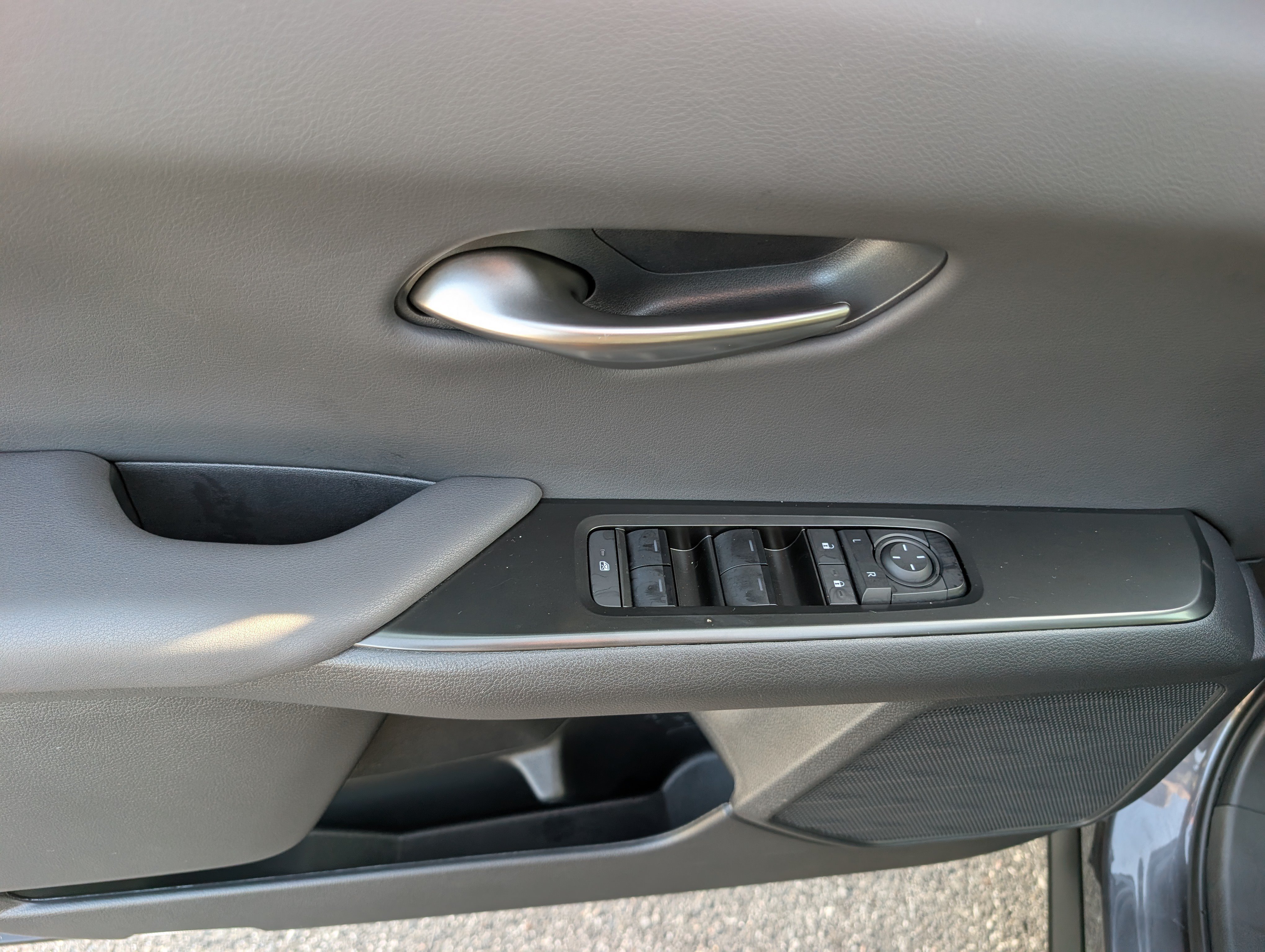 Certified 2025 Lexus UX 300h AWD w/ Accessory Package (Z1) image 19