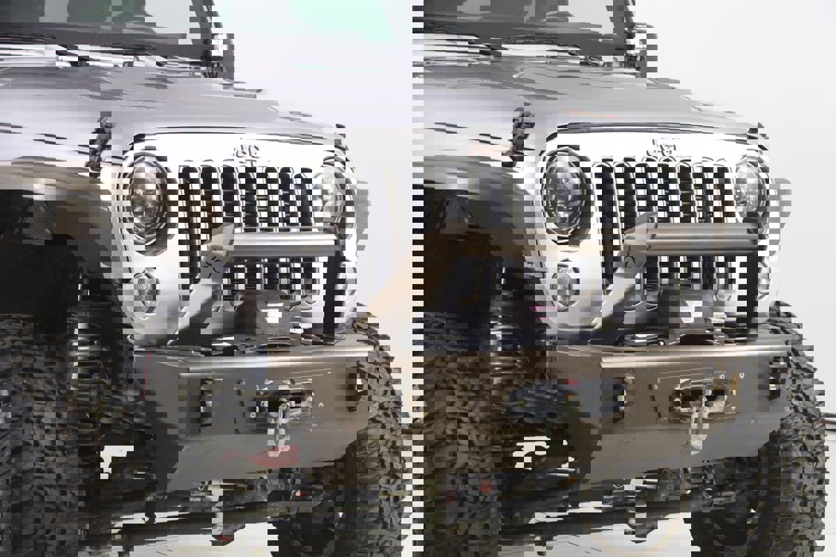 Used 2016 Jeep Wrangler Unlimited Sahara image 39