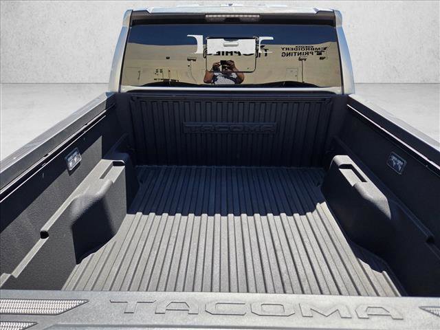 Certified 2025 Toyota Tacoma SR5 AWD/4WD image 6