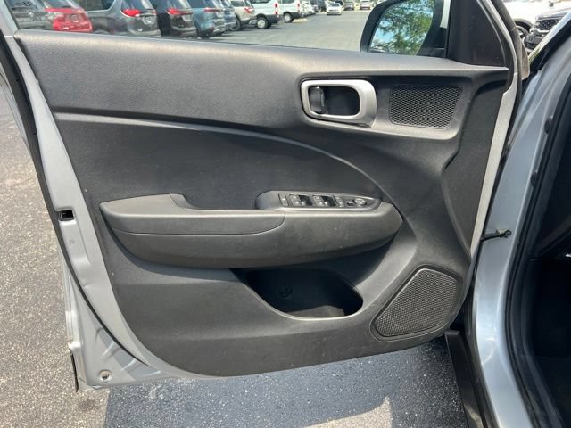 Used 2020 Hyundai Venue SEL w/ Convenience Package FWD image 25