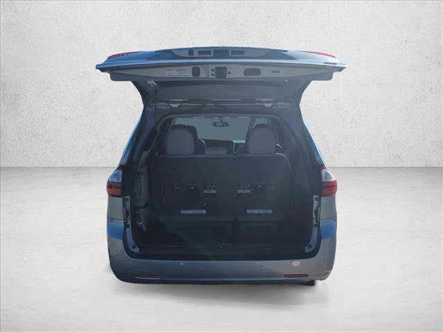 Used 2015 Toyota Sienna XLE image 6