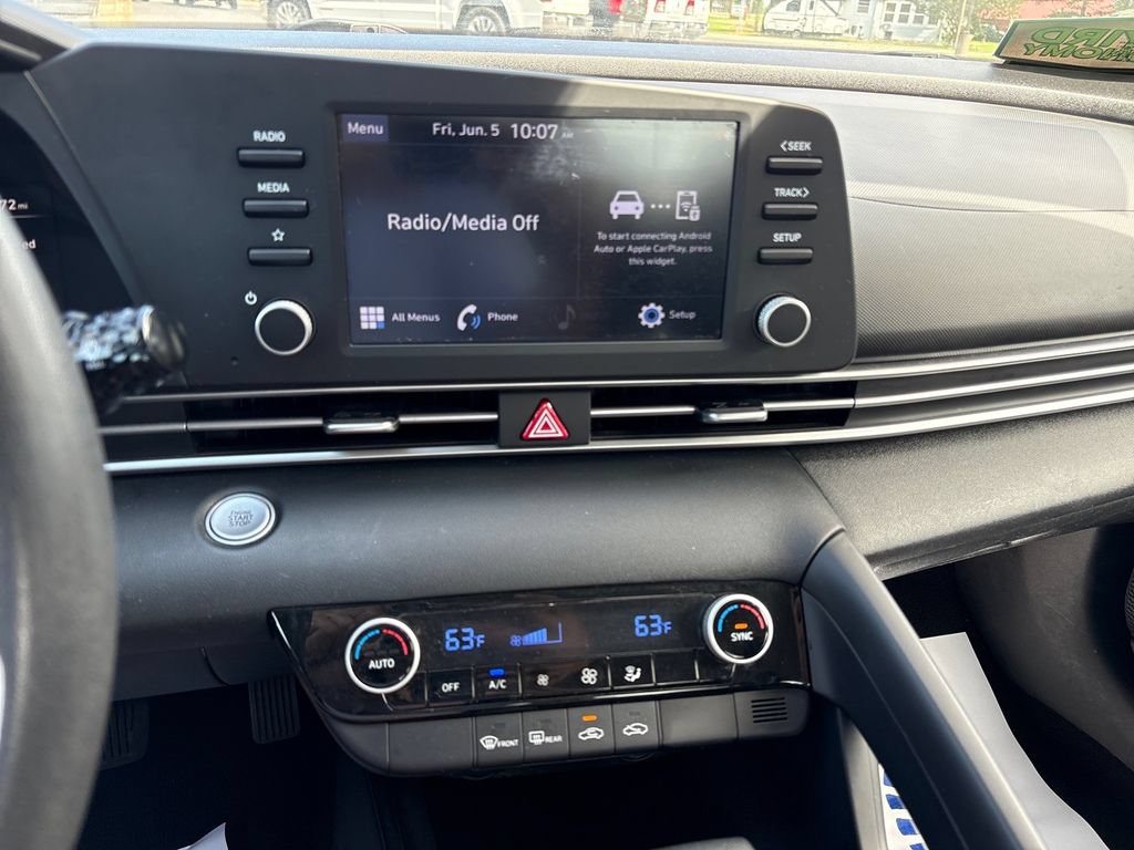 Used 2021 Hyundai Elantra SEL FWD image 15