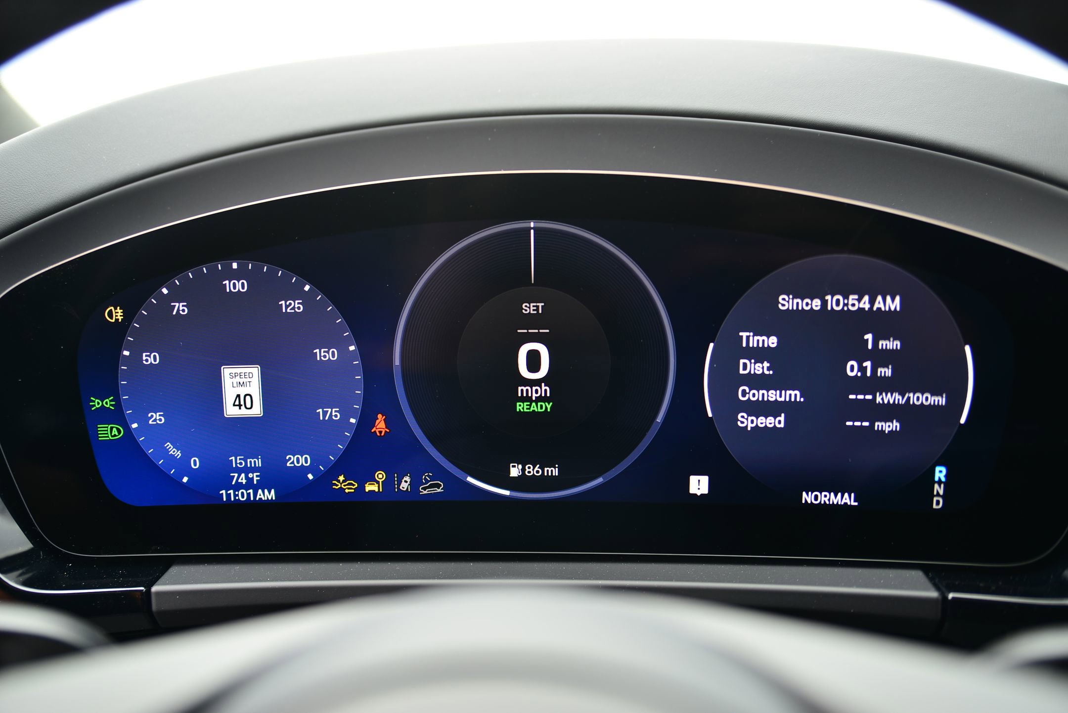 Certified 2025 Porsche Macan 4 Electric image 18