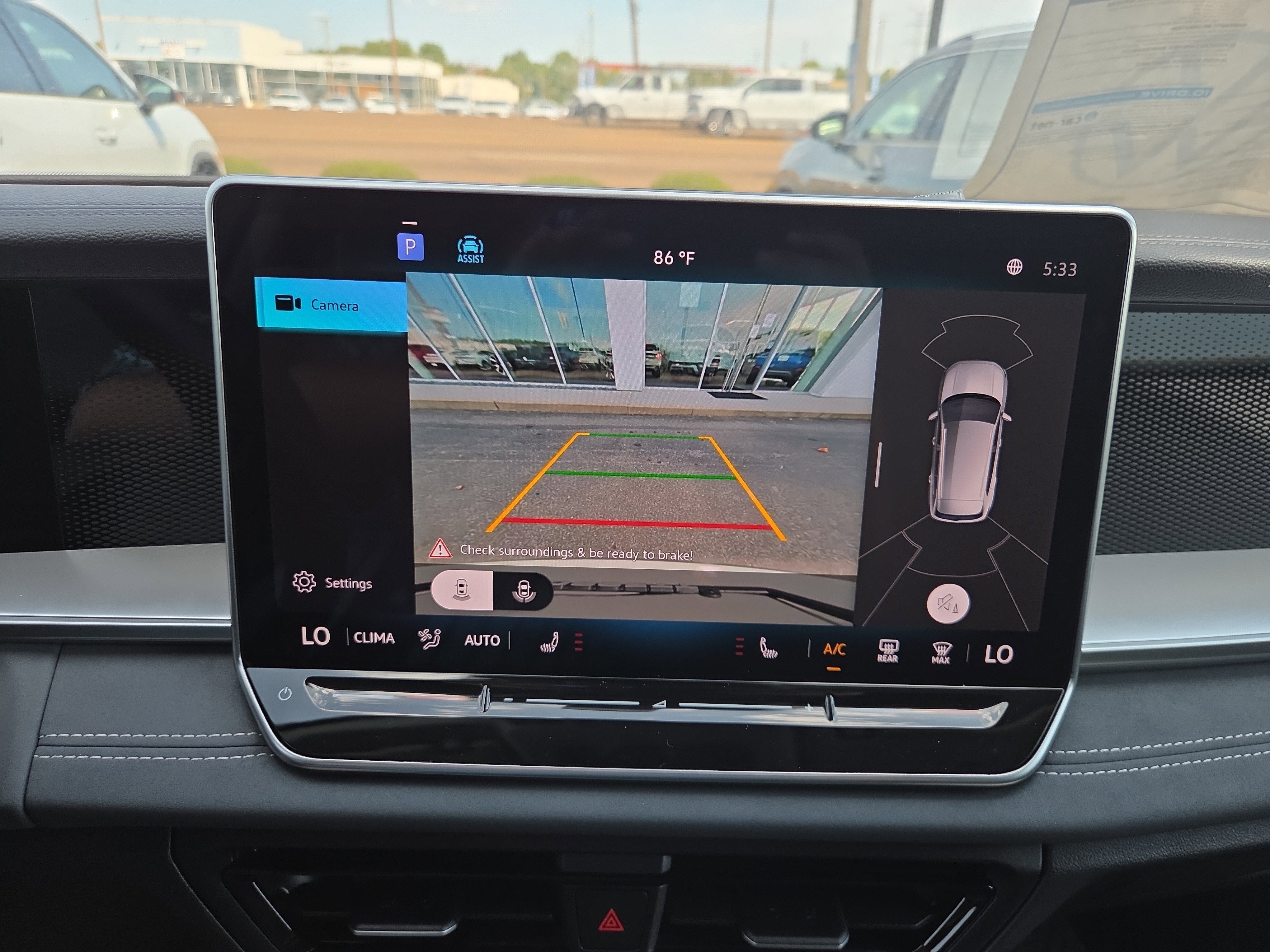 New 2025 Volkswagen Tiguan SE image 11