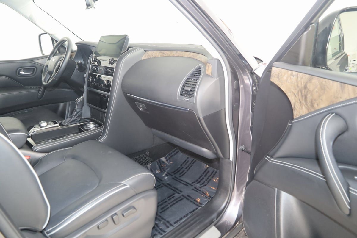 Used 2023 INFINITI QX80 Premium Select w/ All-Season Package image 46