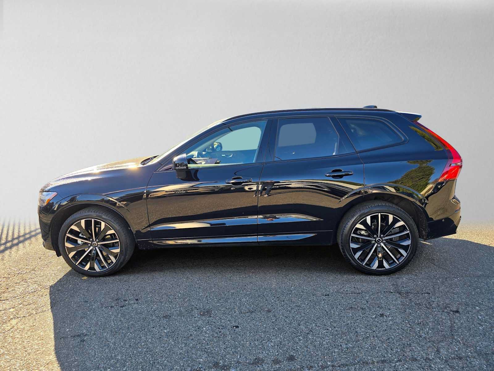 Used 2026 Volvo XC60 B5 Ultra w/ Protection Package Premier AWD/4WD image 6