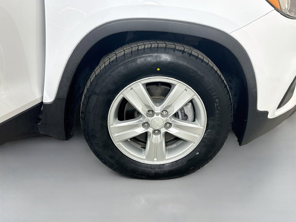 Used 2020 Chevrolet Trax LS FWD image 29