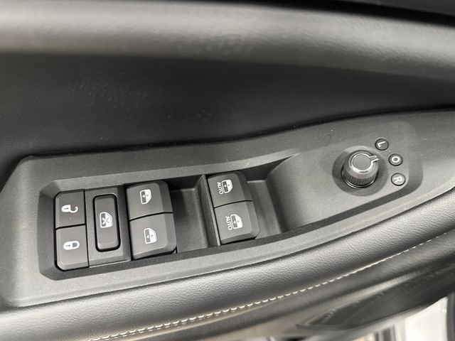 New 2025 Jeep Grand Cherokee L Altitude image 27