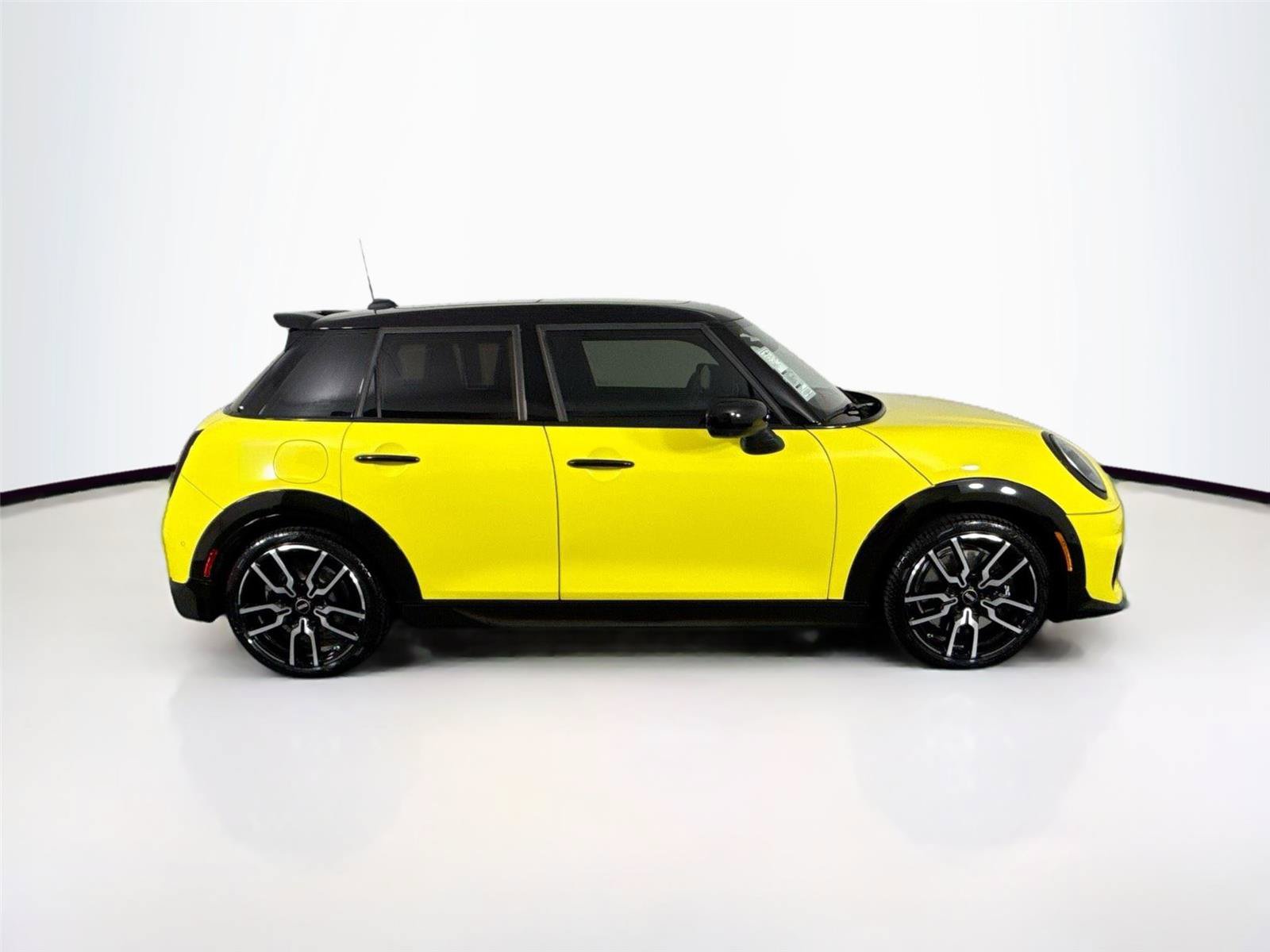 Used 2025 MINI Cooper S FWD image 11