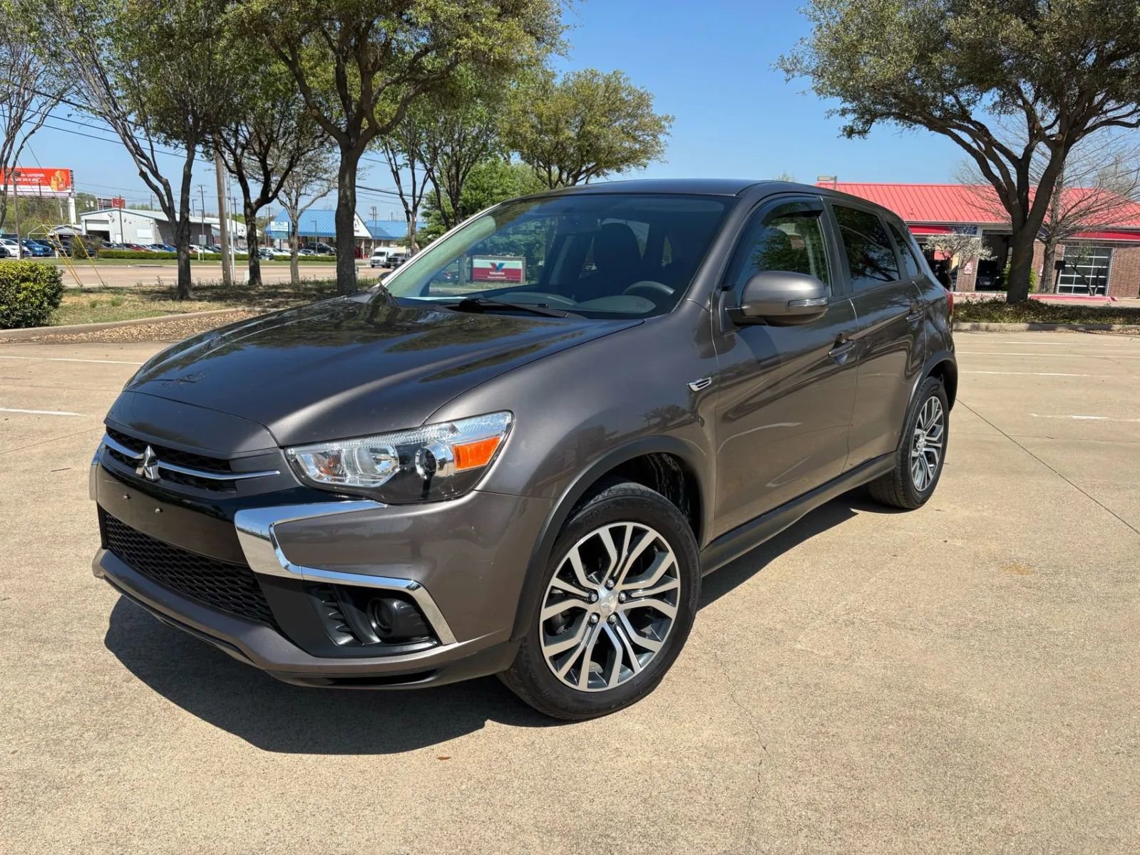 Used 2018 Mitsubishi Outlander Sport ES FWD image 1