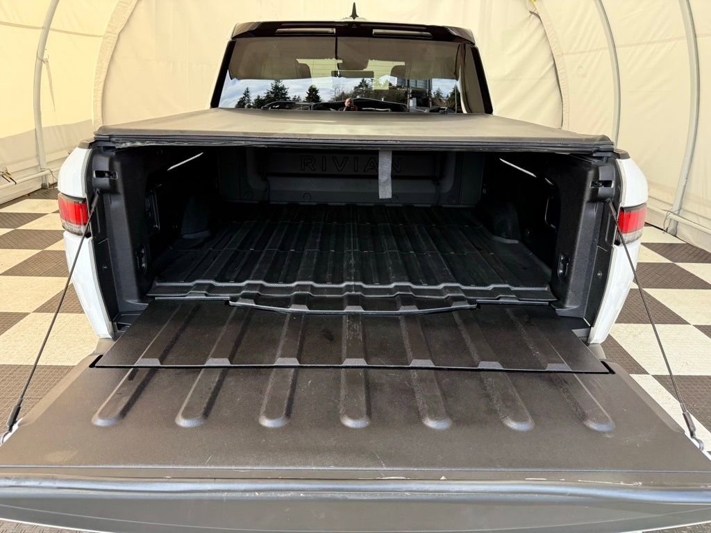 Used 2022 Rivian R1T Adventure image 4