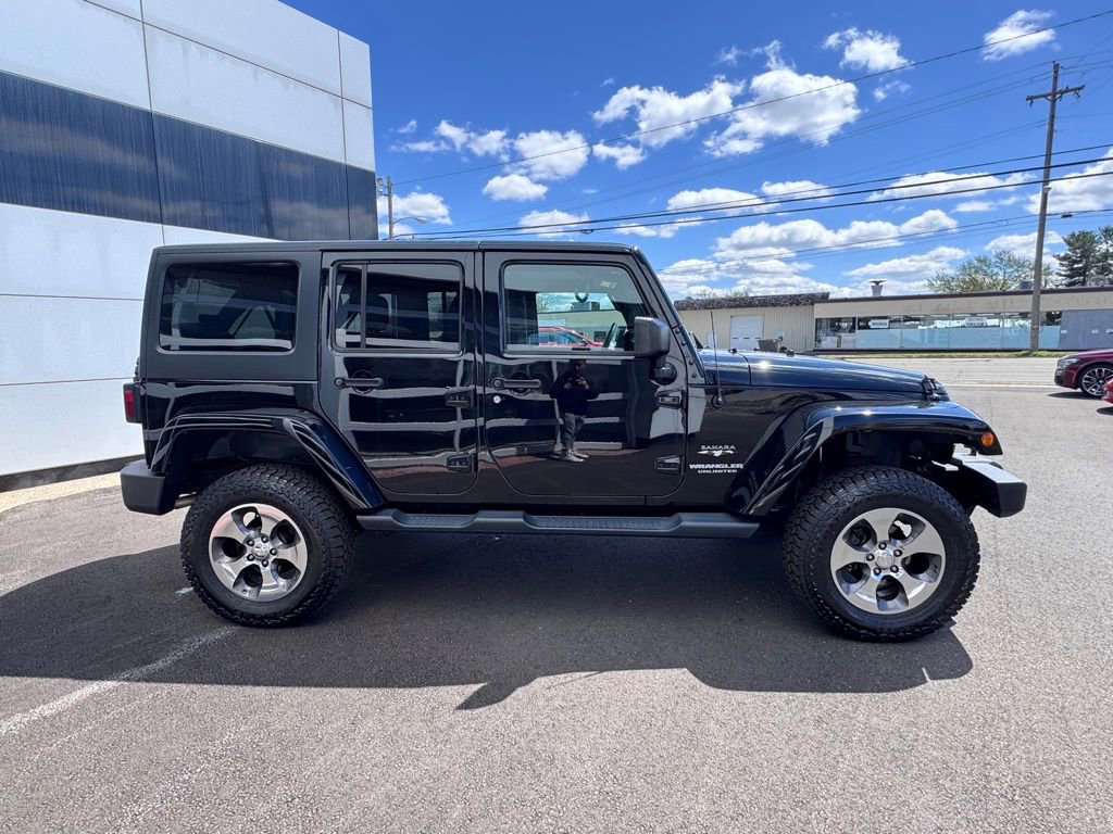 Used 2017 Jeep Wrangler Unlimited Sahara w/ Connectivity Group image 7
