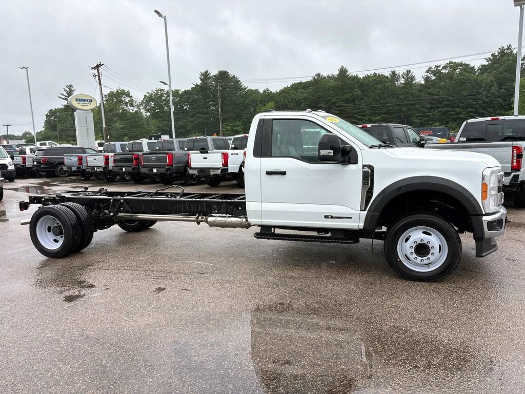 Used 2023 Ford F550 2WD Regular Cab Super Duty image 2