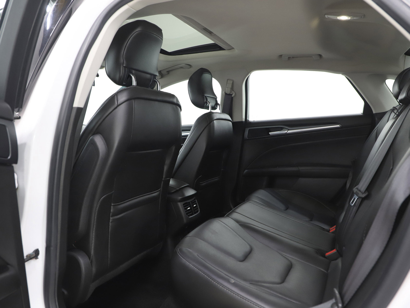 Used 2014 Ford Fusion Titanium image 17