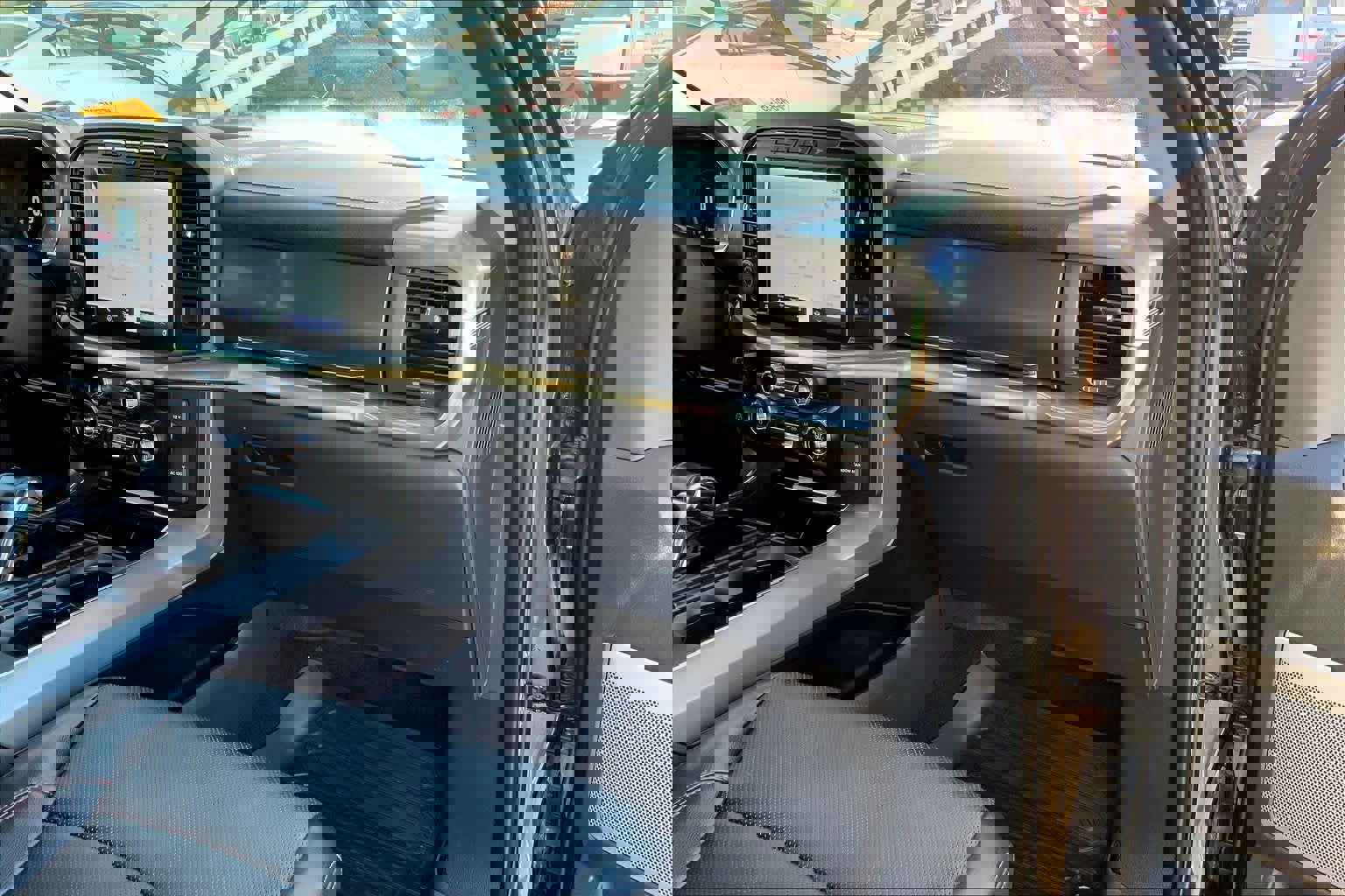 Used 2021 Ford F150 Lariat w/ Max Trailer Tow Package image 18