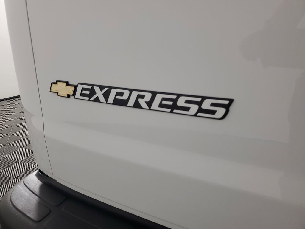 New 2026 Chevrolet Express 2500 w/ Driver Convenience Package RWD image 29