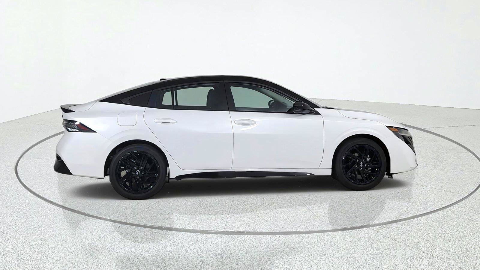 New 2027 Nissan Sentra SR w/ SR Premium Package FWD image 7