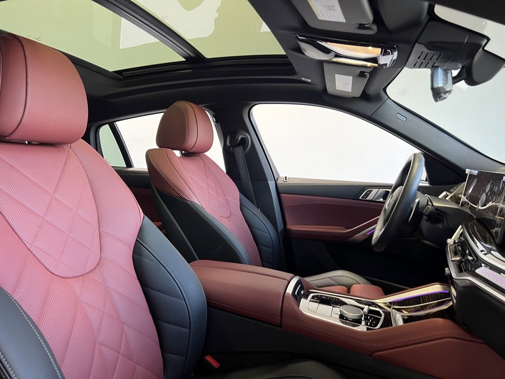 Used 2025 BMW X6 xDrive40i w/ Parking Assistance Package image 23