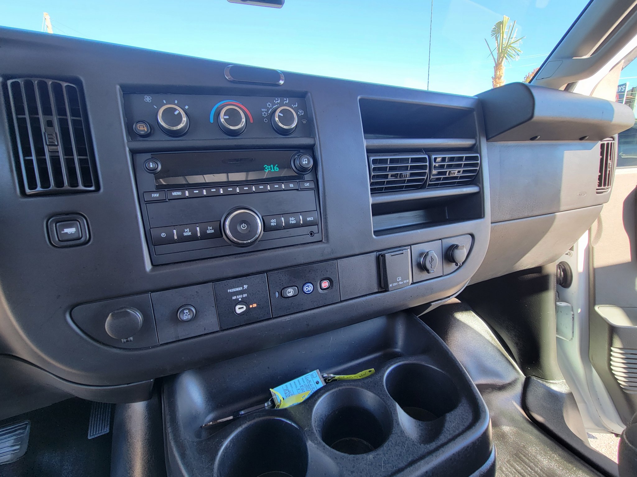 Used 2018 Chevrolet Express 2500 w/ Enhanced Convenience Package image 22