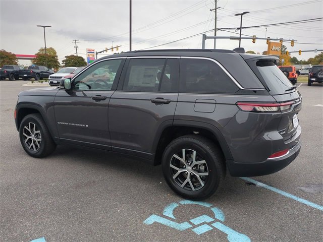 New 2025 Jeep Grand Cherokee Limited w/ Trailer Tow Package image 6