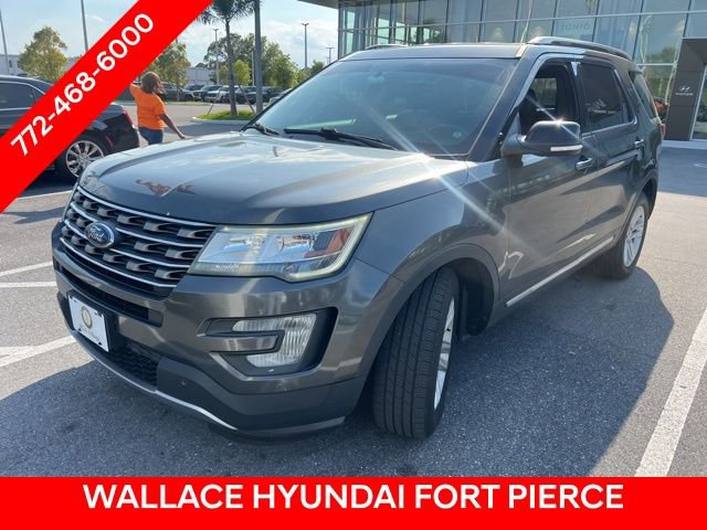 Used 2017 Ford Explorer XLT image 1