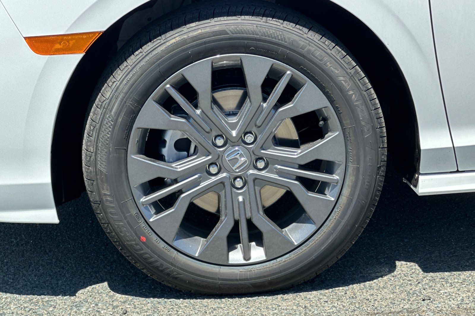 New 2026 Honda Odyssey Touring image 32