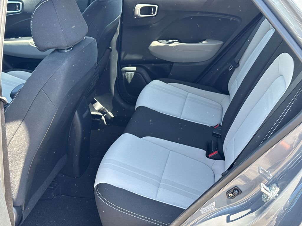 Used 2023 Hyundai Venue SEL w/ Cargo Package image 20